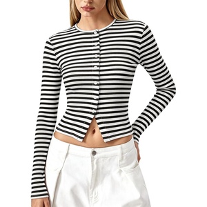 QINSEN Women’s Long Sleeve Crewneck T Shirts Ribbed Button Crop Top Going Out Tops(Black Stripen)