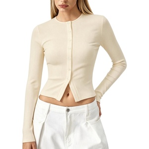 QINSEN Women’s Long Sleeve Crewneck T Shirts Ribbed Button Crop Top Going Out Tops(Splashed White)